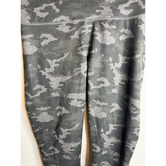 Fabletics PowerHold Camo Leggings Women’s Sz S Green Compression Activewear - Picture 4 of 12